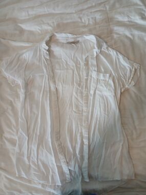 RW&CO. White Button-Up Summer Casual Blouse